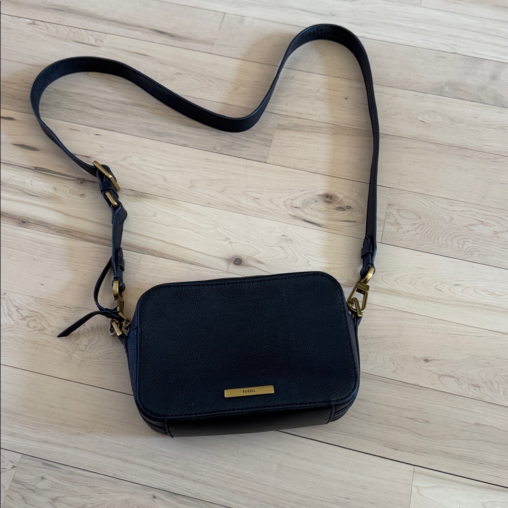 Fossil Bryce Small Crossbody Black Leather Bag Purse Brass Hardware Chic